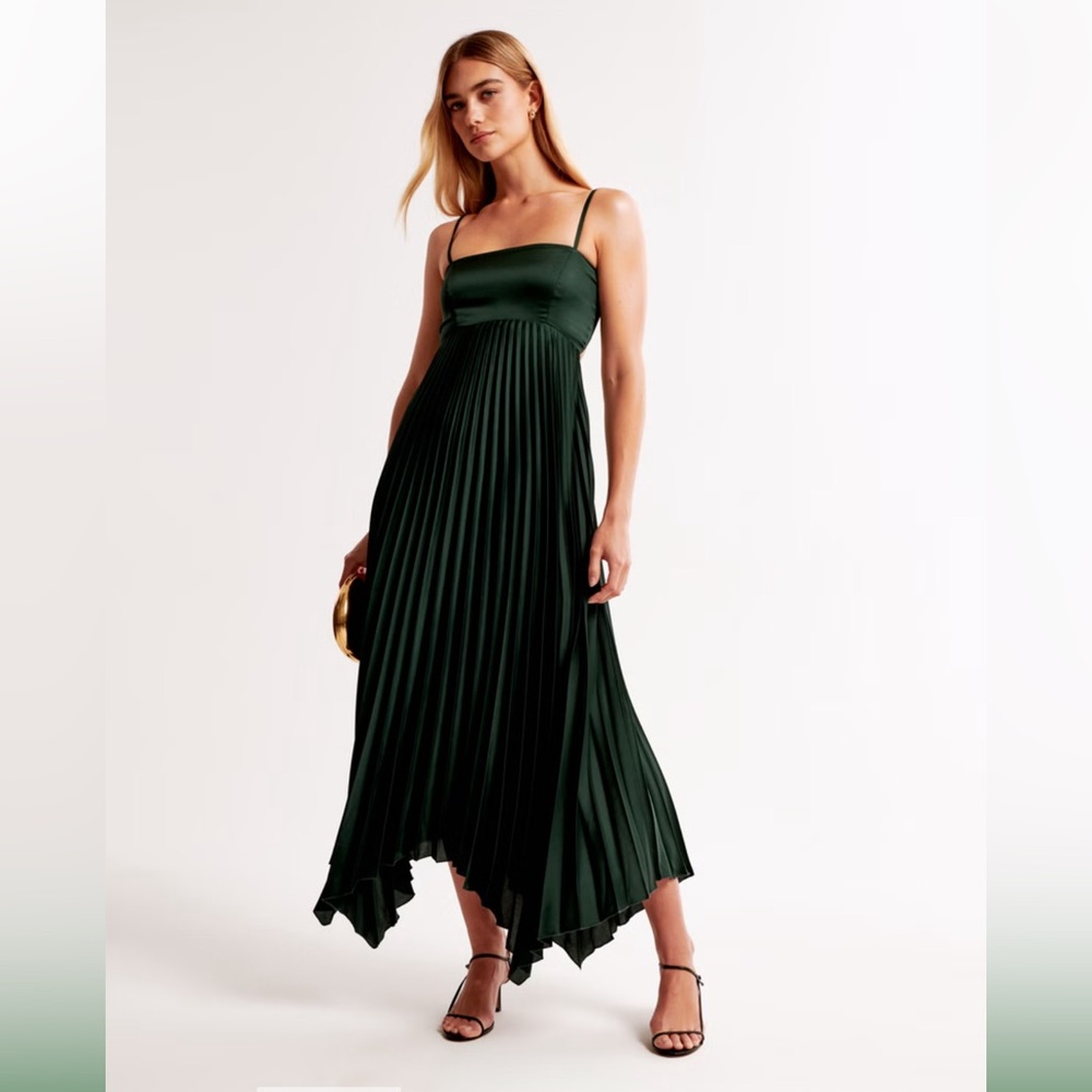 The A&F Giselle Clasp-Back Pleated Midi Dress